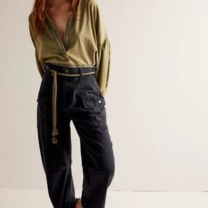 FREE PEOPLE Mending Heart Barrel Pants. Washed and worn once! size 4